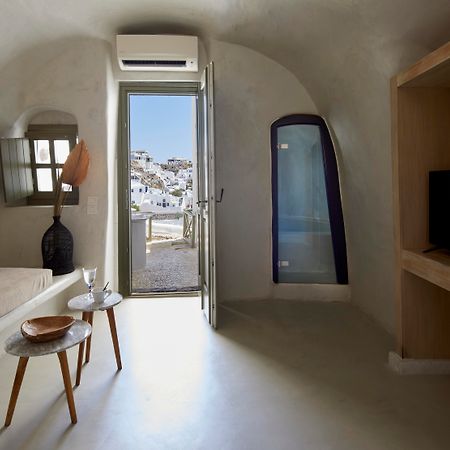 Rhenia'S Suites Oía Exterior photo